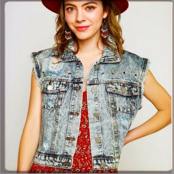POL Stars & Stripes Distressed Denim Vest - Picture 6 of 14